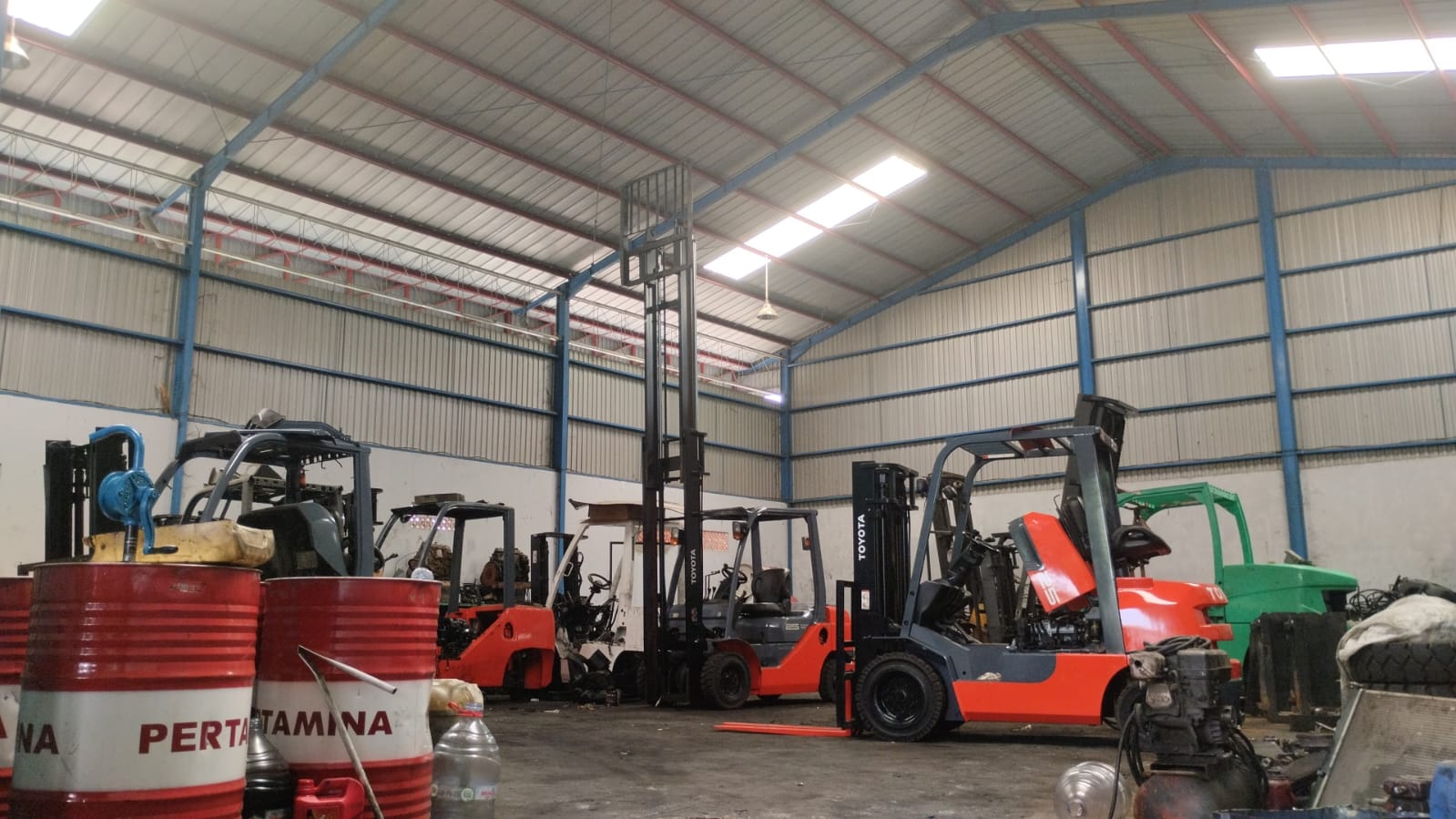 Forklift Large
