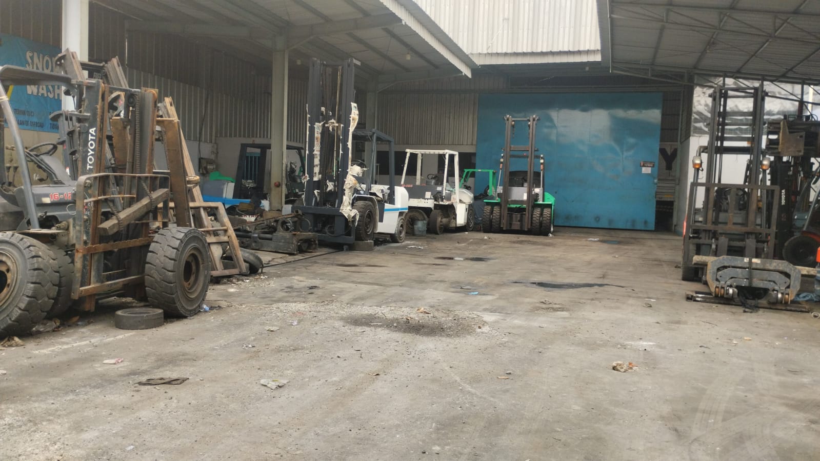 Forklift Thumbnail 3