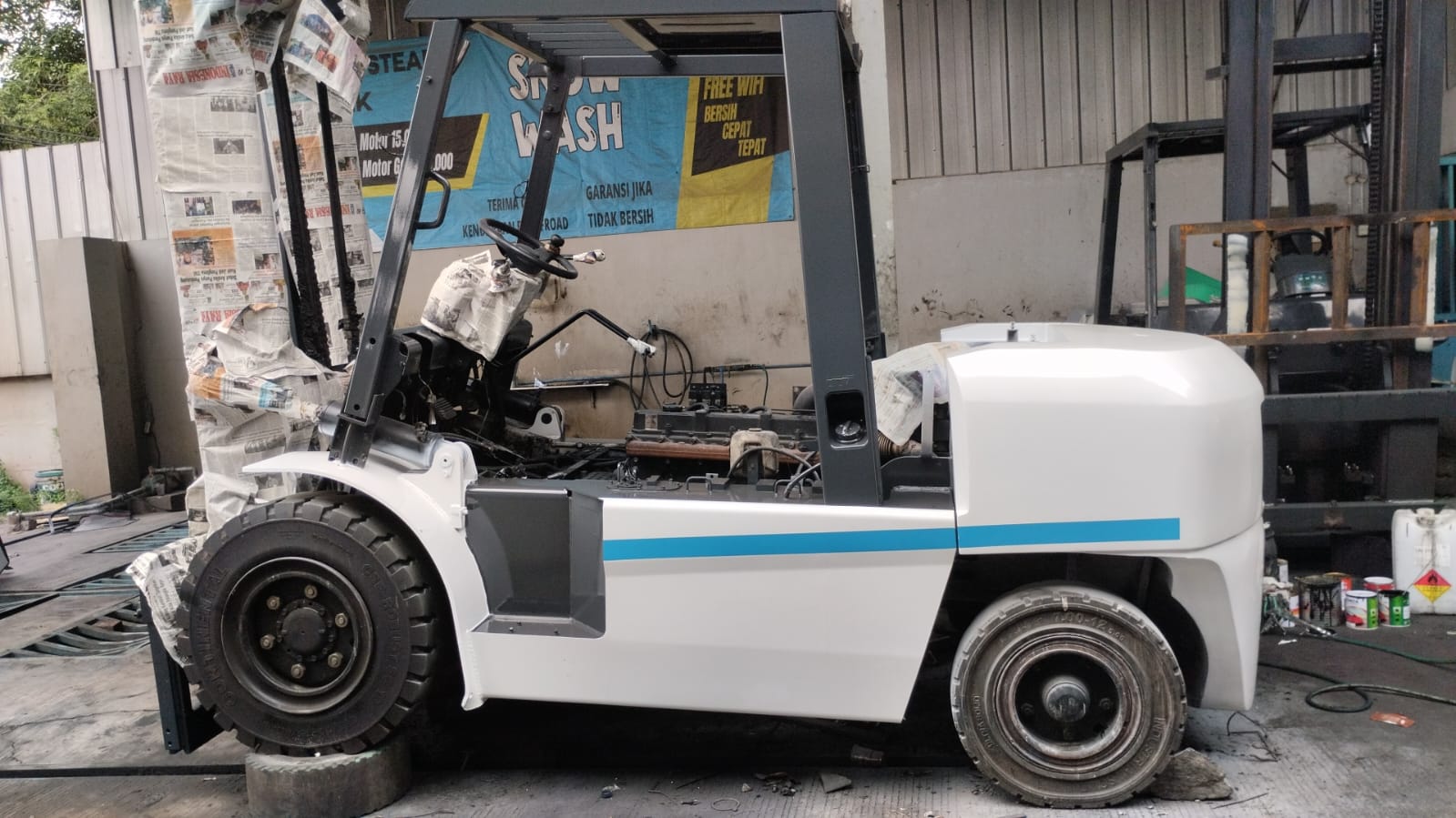 Forklift Thumbnail 5